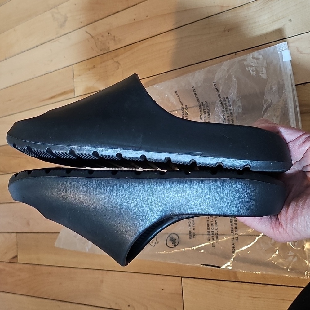 Slippers / Sandals - Picture 6 of 6